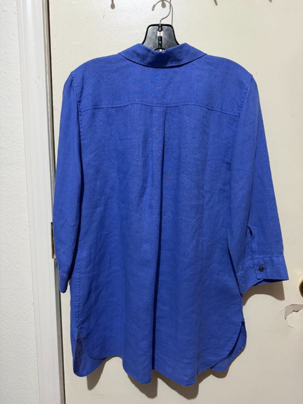 Chico's No-Iron Linen Button-Down Shirt (Dual Front Utility Pockets) - Picture 6 of 16